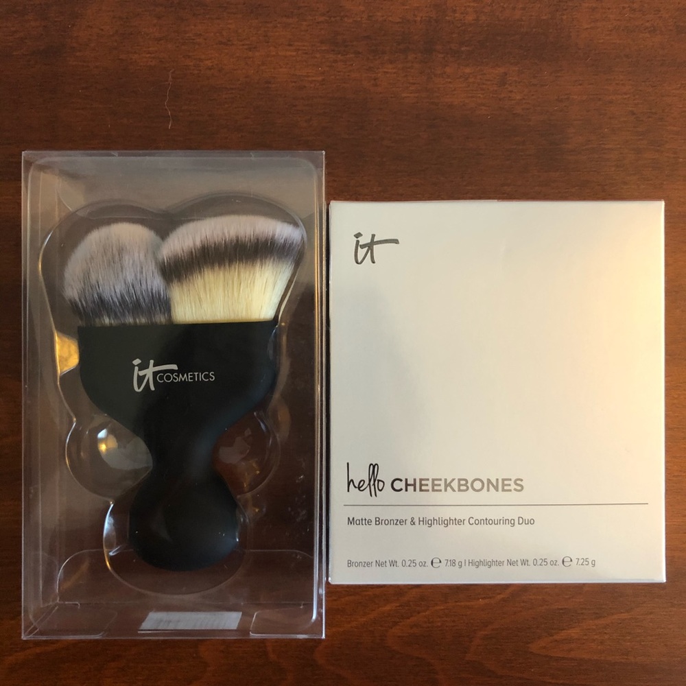 it Cosmetics brush and face palette